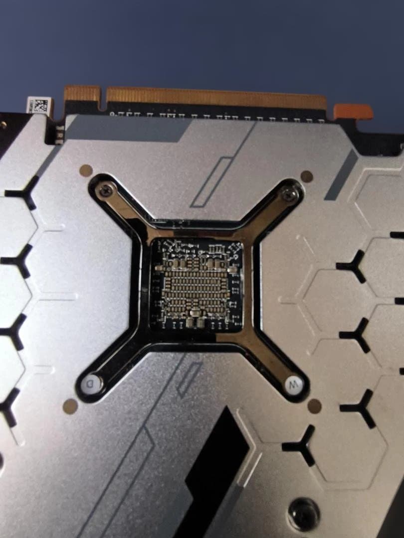 グラフィックボード・グラボ・ビデオカード SAPPHIRE NITRO+ RADEON RX 5700 XT 8G