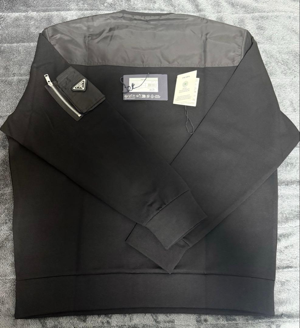 prada ロゴプレートトレーナー　Lサイズ　タグ付き　定価269500