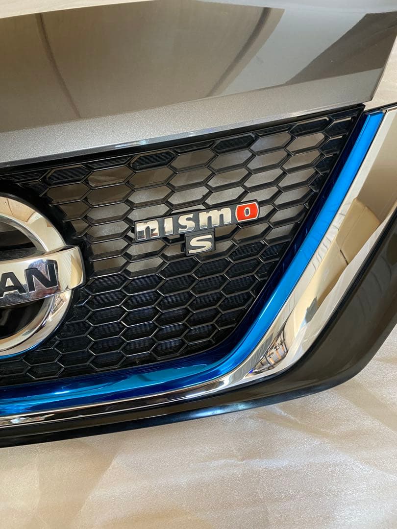 日産E12ノート後期フロントグリル