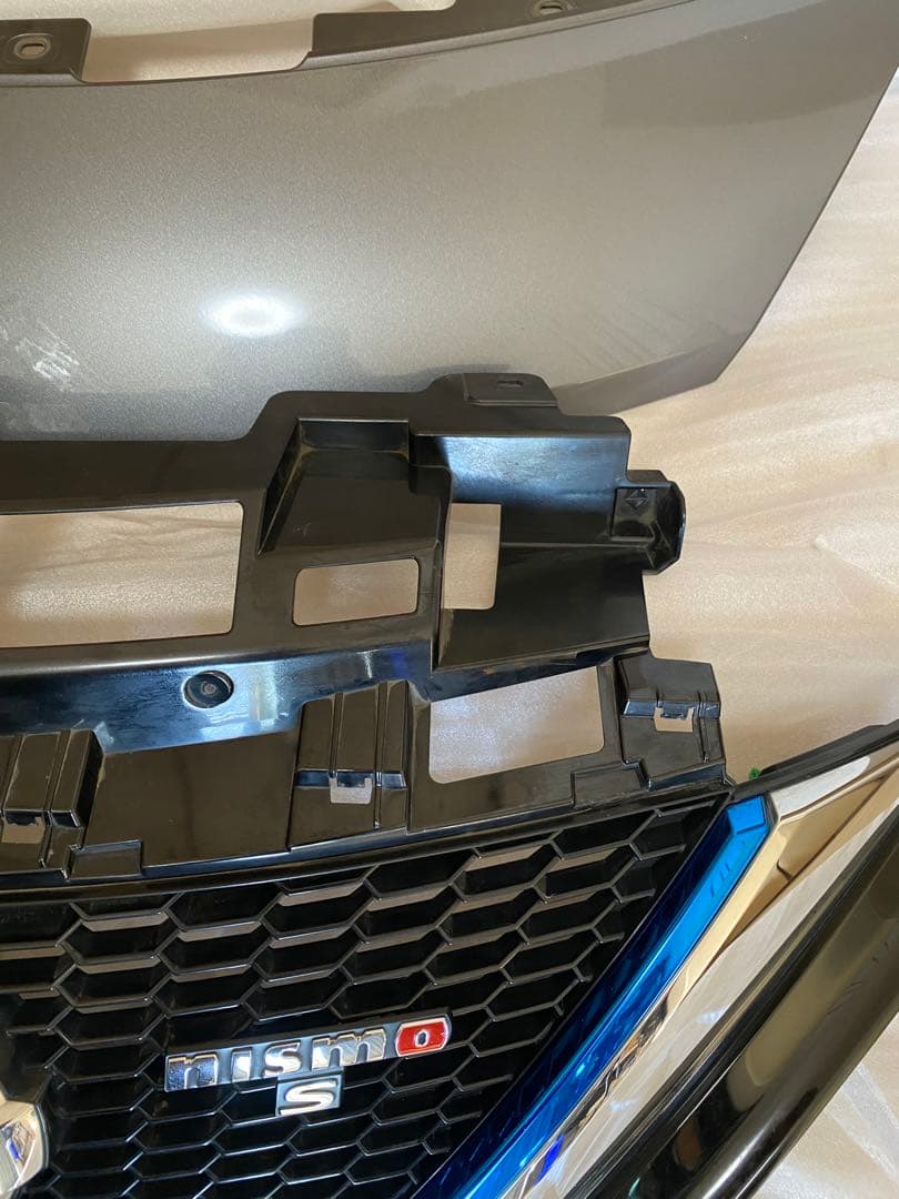 日産E12ノート後期フロントグリル