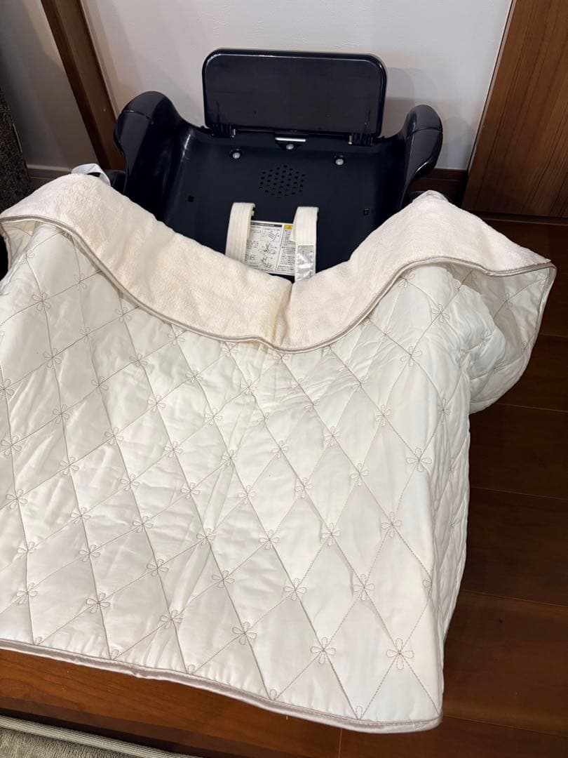 コンビ　電動ハイローチェア　　フェアレット ラグジュア