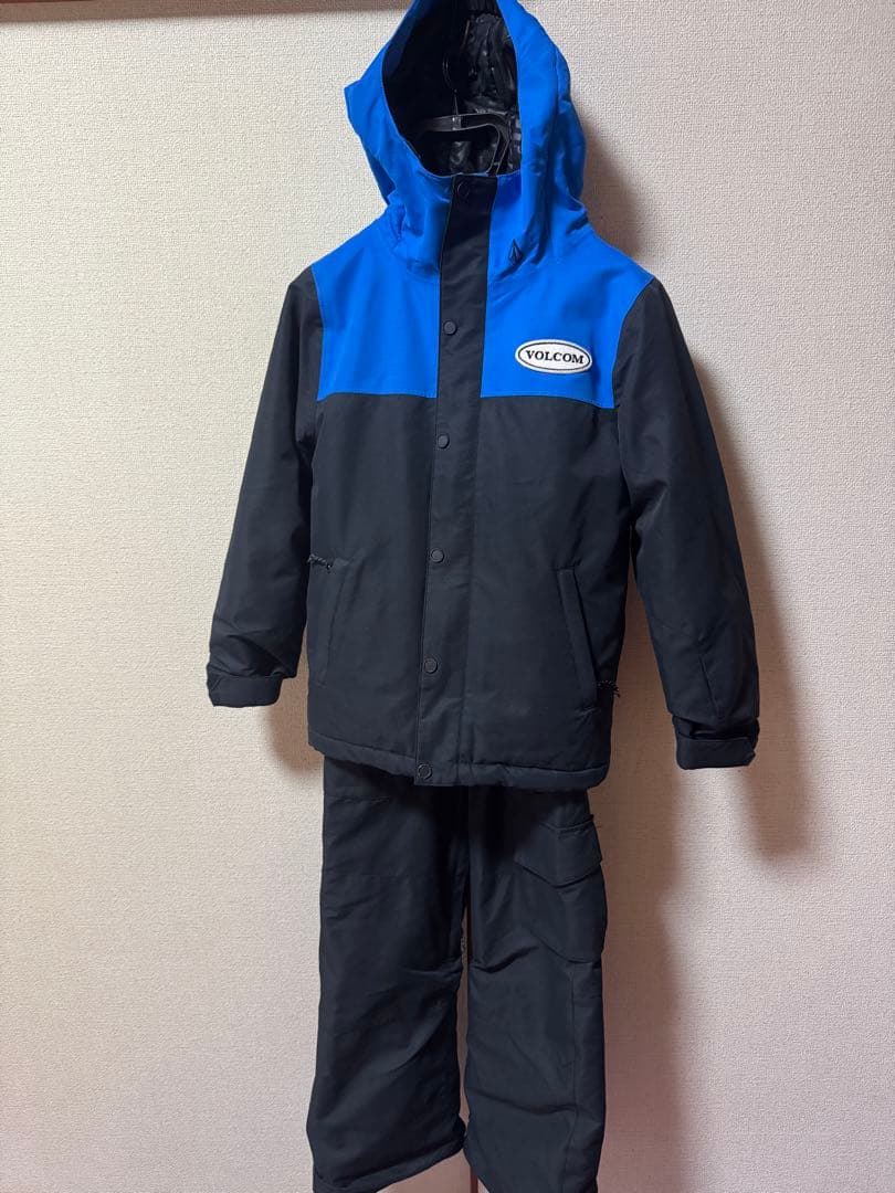 ボルコム　キッズ　スノーボードウェア　Sサイズ　上下セット　ビブパンツ