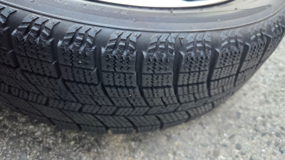 ホンダ純正　N-BOXカスタム JF3　15インチアルミ スタッドレスタイヤ付き