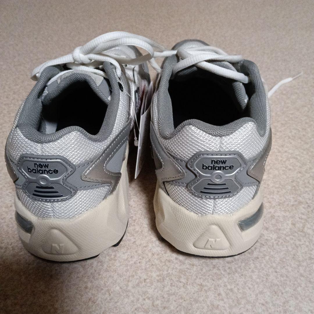 ニューバランスシュ−ズ　ML725c　サイズ24.5