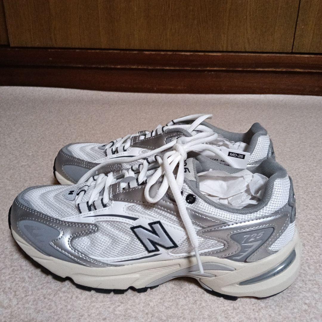 ニューバランスシュ−ズ　ML725c　サイズ24.5