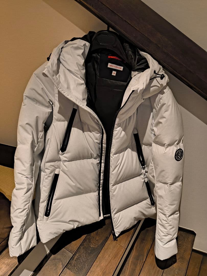 ［ドレステリア］ ホワイトグース ホットメルトダウンジャケット