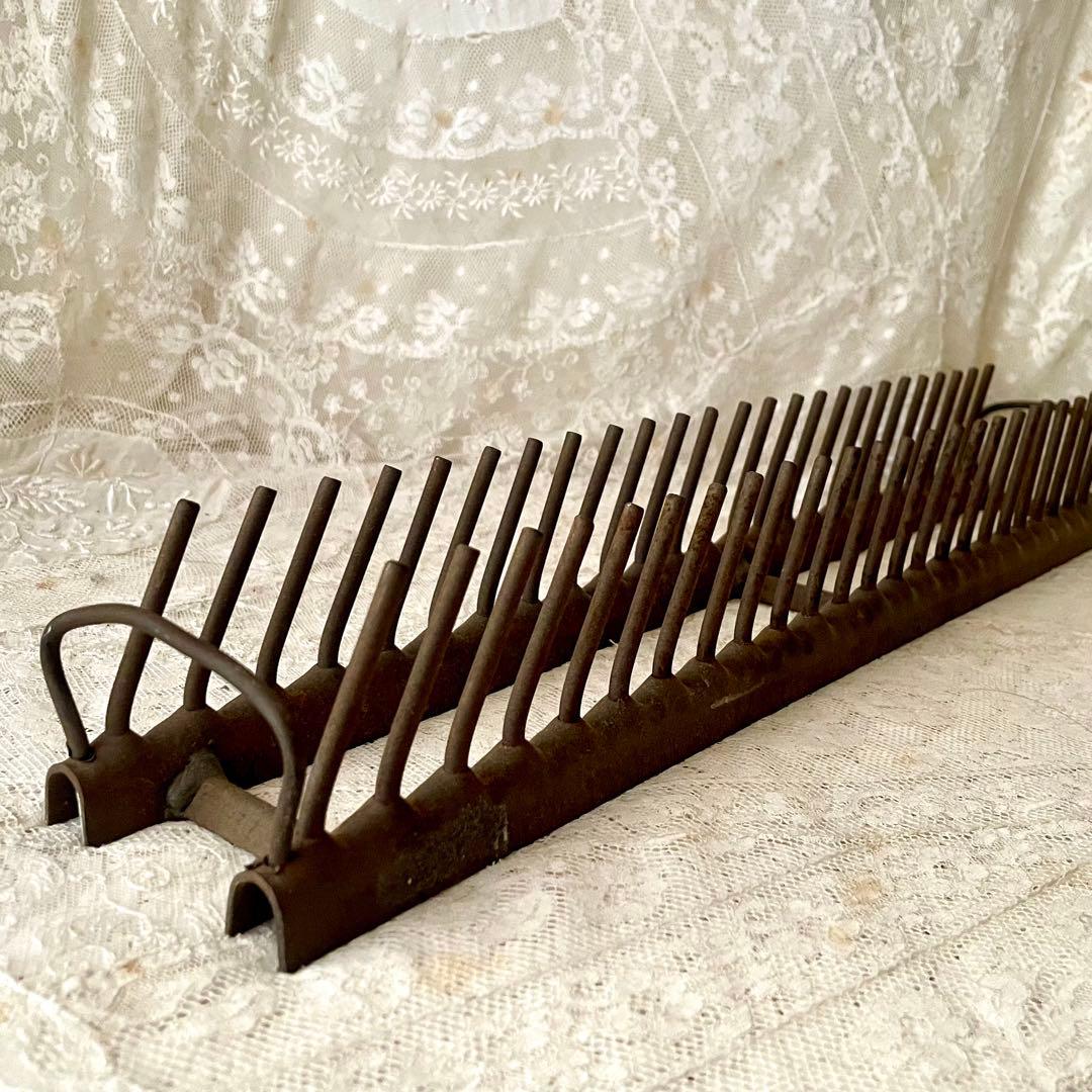 アイアン製ディッシュラック　皿立て　プレートホルダー　フランスアンティーク