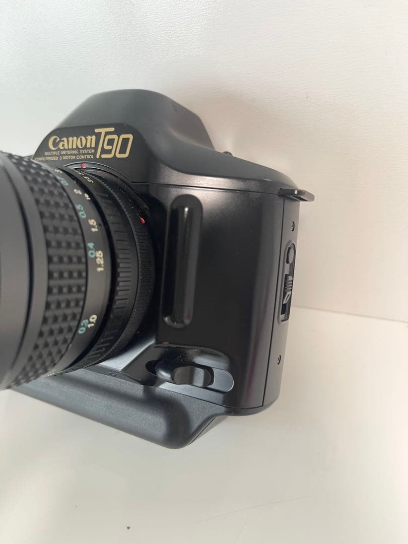 Canon T90 一眼レフカメラ + Tokina 17mmレンズ
