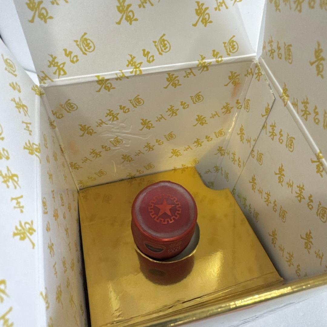 中国貴州茅台酒 2023年製 天女ラベル500ml 53％ ミニグラス付