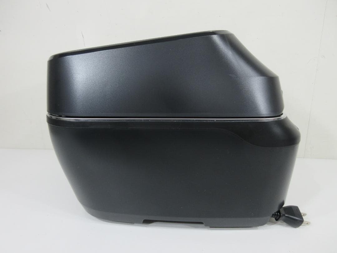M1221Z 東芝 真空圧力IH炊飯器 5.5合炊 RC-10ZWT 2022年