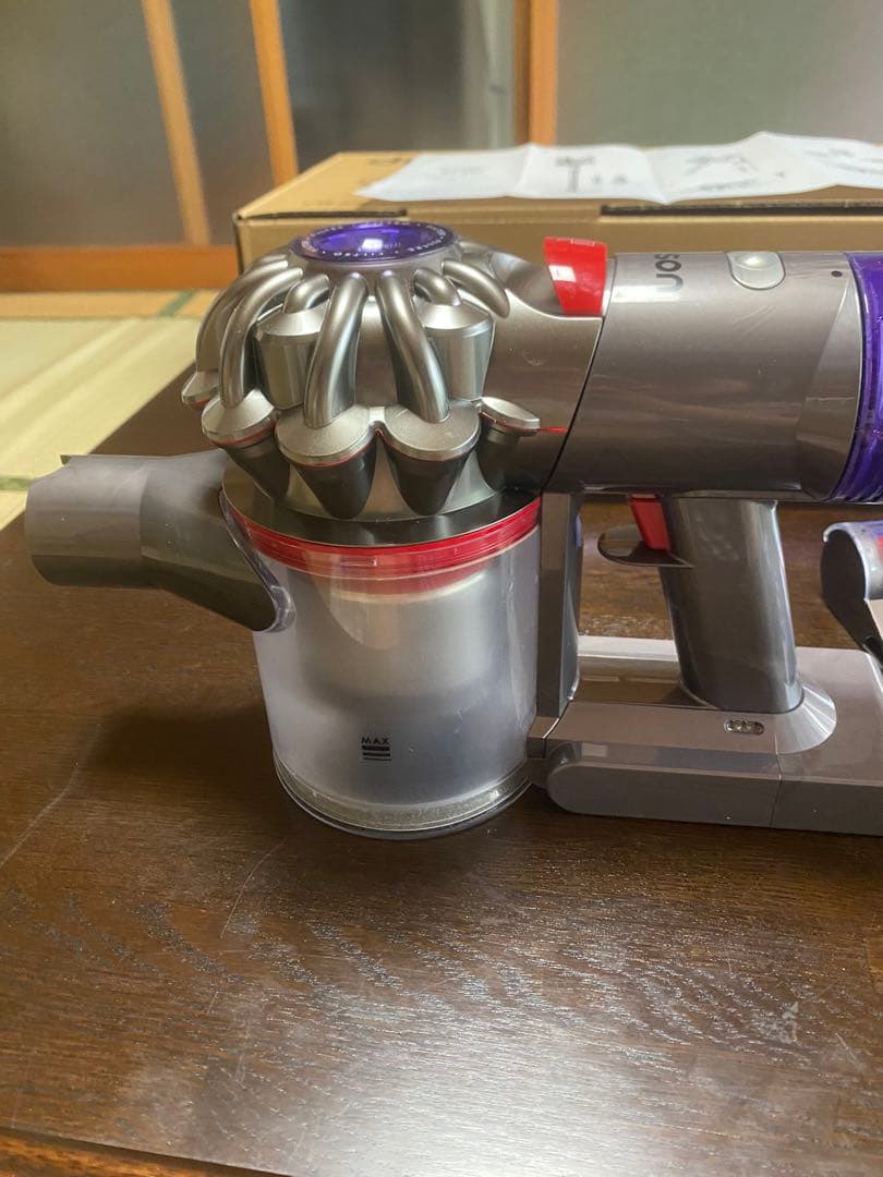 【美品】dyson v8 slim fluffy 掃除機