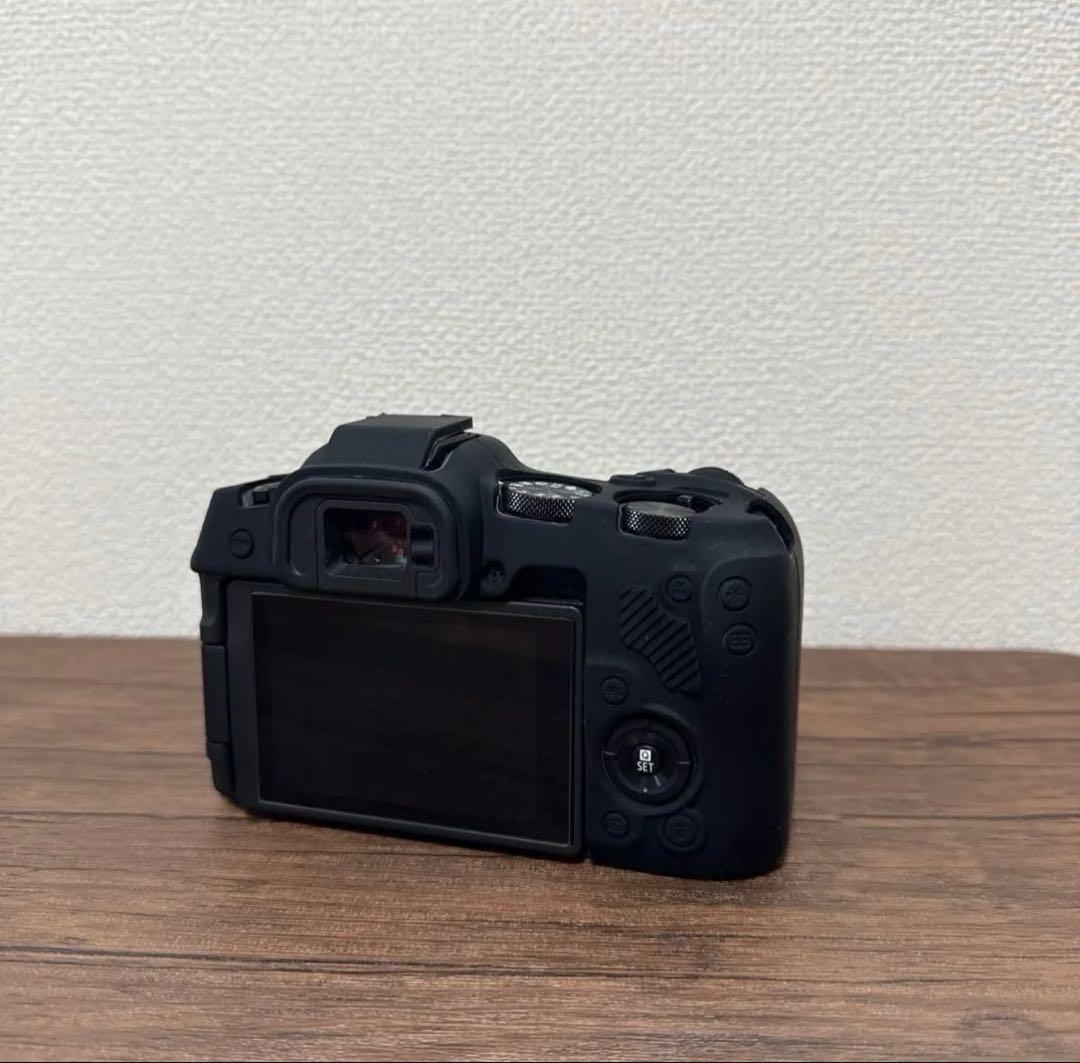 【美品】Canon EOS R8 予備バッテリー付属撮影　枚数2087枚