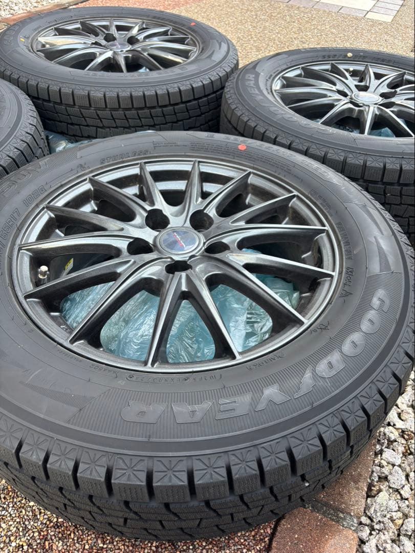 Goodyear 225/65R17 タイヤ4本セット スタッドレス 製造24年