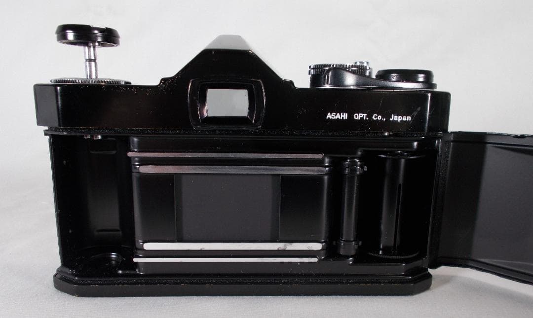 フィルムカメラ 整備済　Pentax SP + レンズ f/1.8　T170