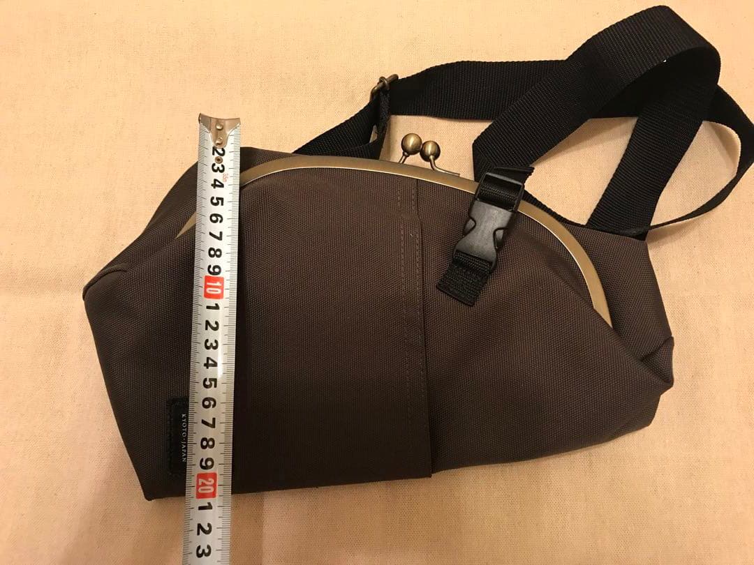 日曜限定値下げ　AYANOKOJI がま口　ボディバッグ　カーキ