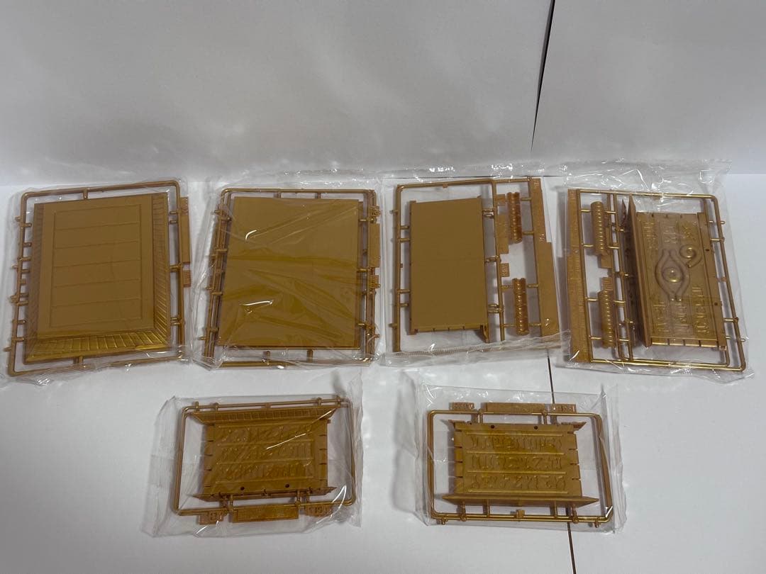 遊戯王　千年パズル　黄金櫃　プラモデル