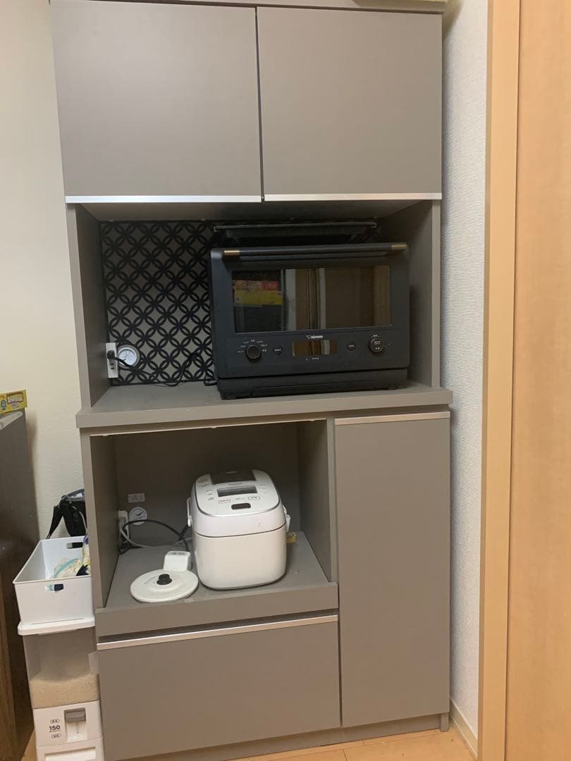 グレーのキッチン収納