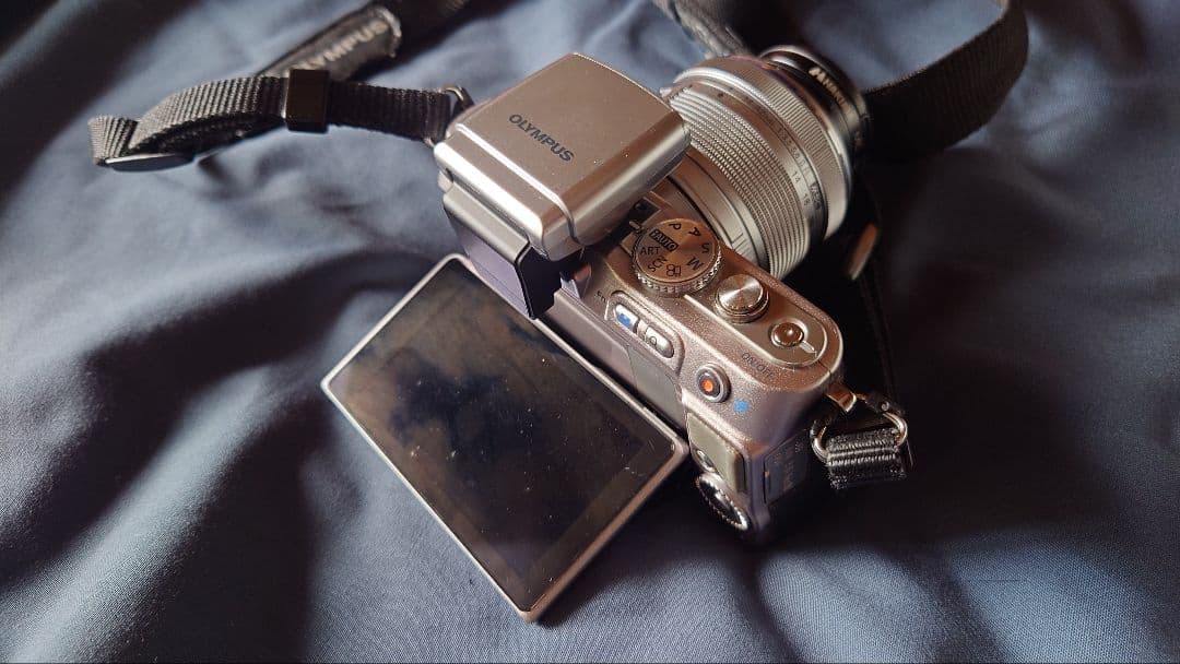 OLYMPUS pen lite E-PL3 ミラーレスカメラ シルバー