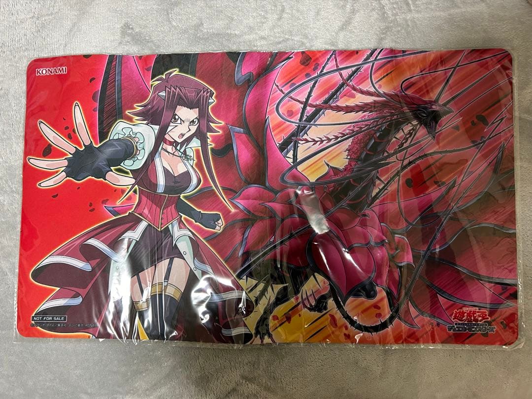 遊戯王　プレイマット 十六夜アキ 黒薔薇の破滅竜　新品