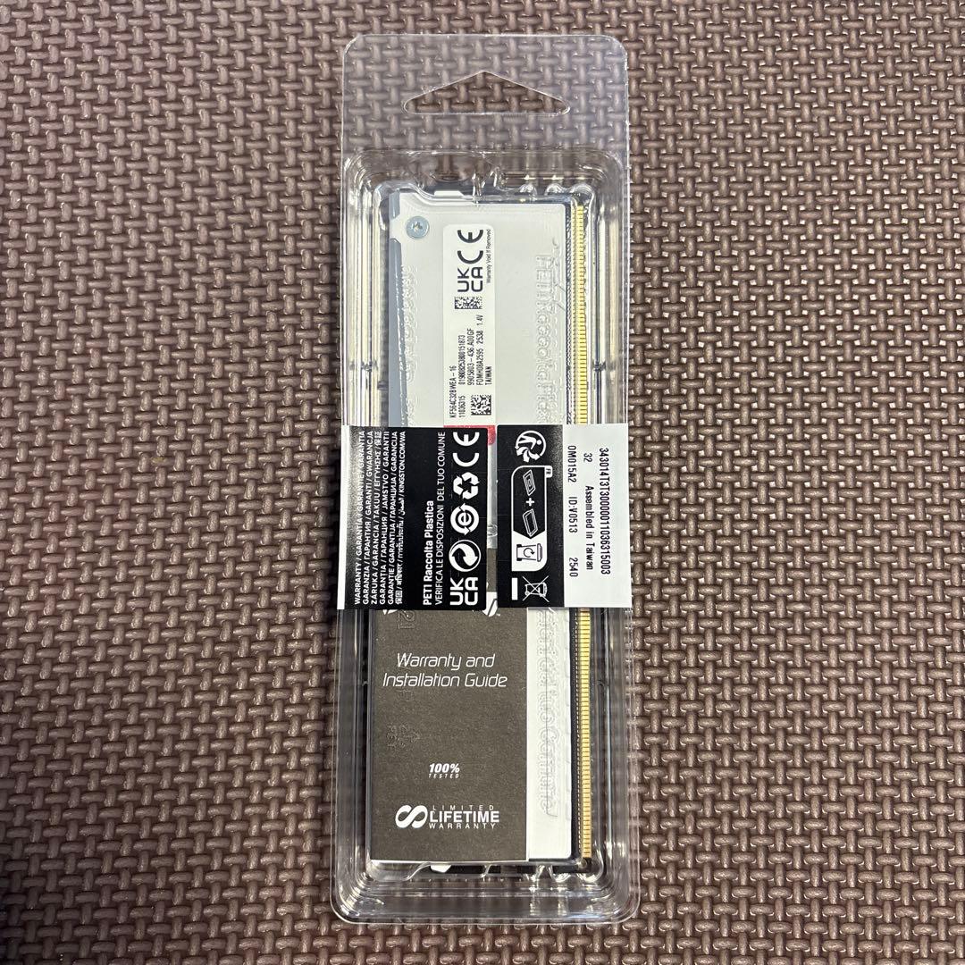 Kingston KF564C32BWEA-16　キングストン　メモリ