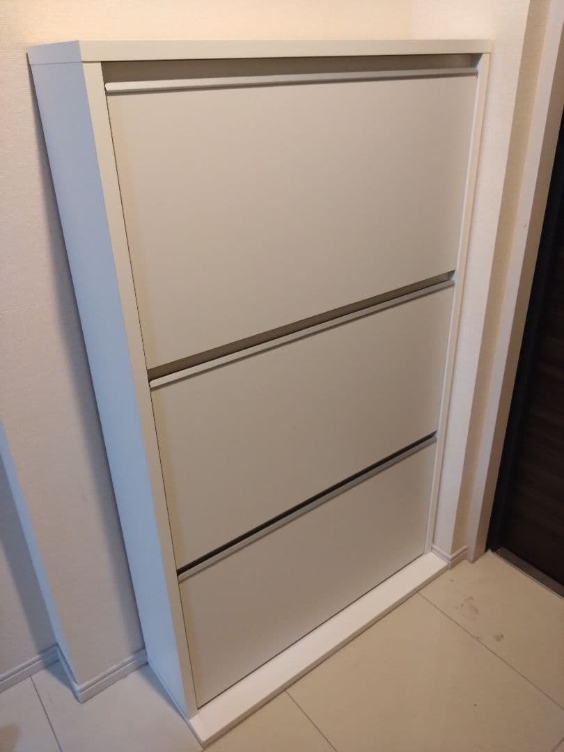 静かに閉まる薄型フラップシューズボックス シングル3段