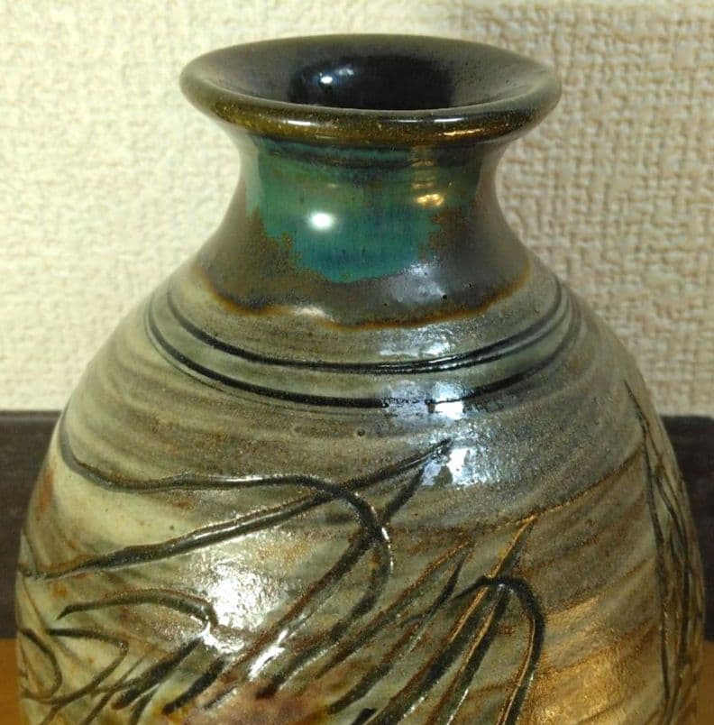 人間国宝 金城次郎 壷屋焼花瓶 栞 共箱 美品 壺屋焼 笑魚海老紋花瓶 やちむん