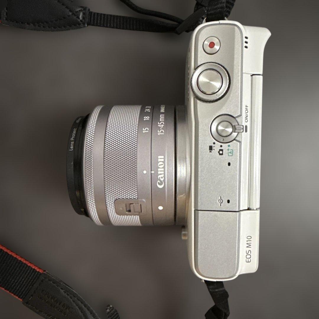 【美品】Canon 一眼レフカメラミラーレス✨《EOSM10》