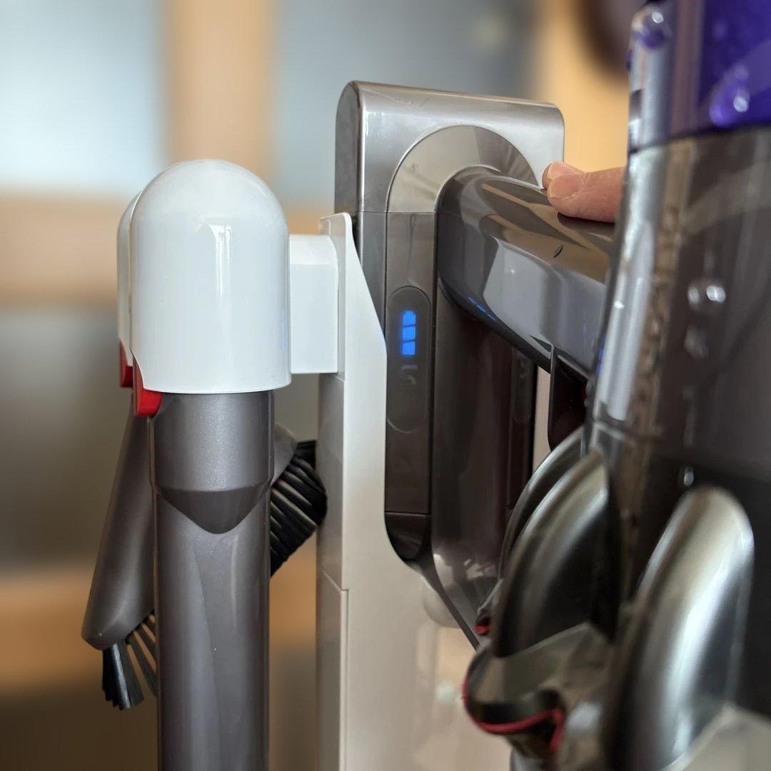 Dyson cyclone v10 fluffy フロアドック付き