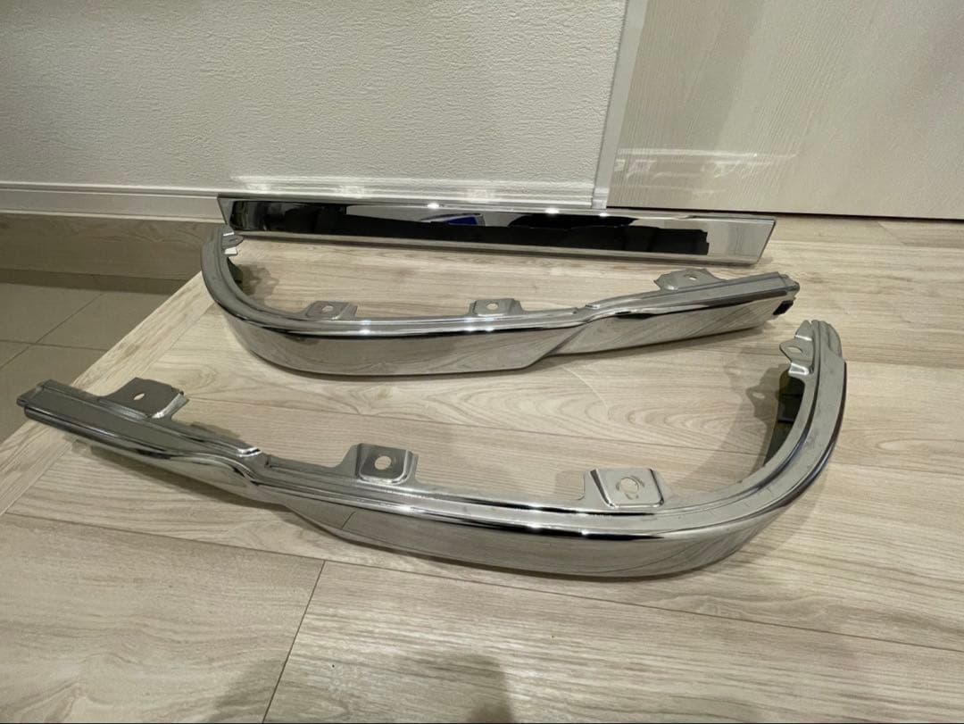 クオン純正スポイラー