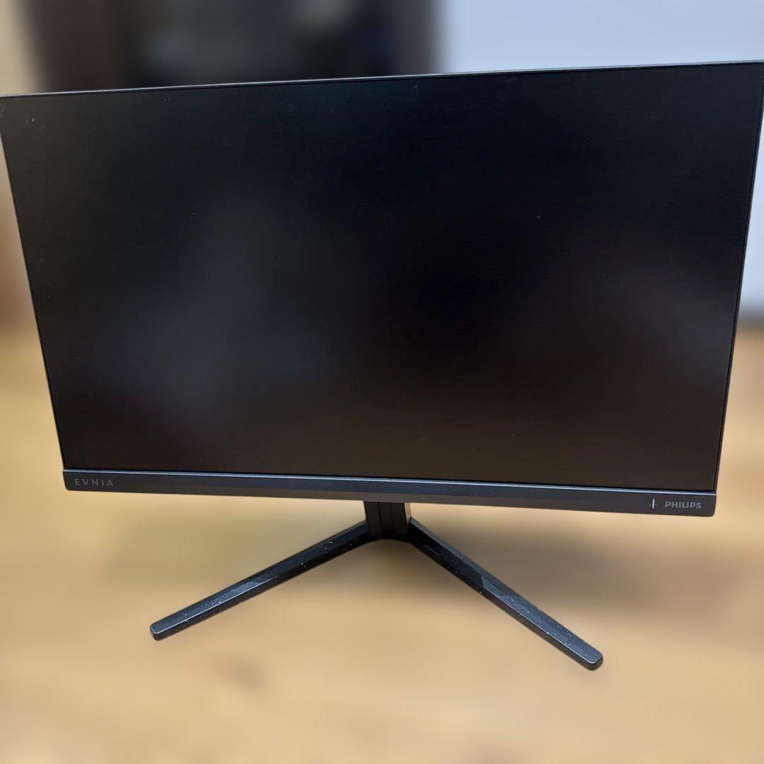 PHILIPS ゲーミングモニター 24M2N32 モニターアームも付けれます。