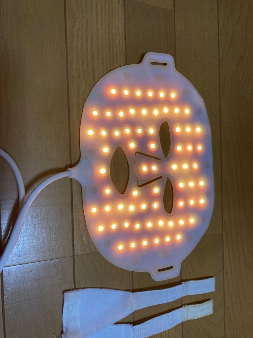 Aduro LEDフェイスマスク ホワイト 美顔器