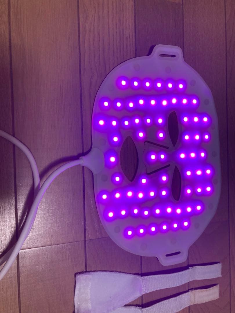 Aduro LEDフェイスマスク ホワイト 美顔器