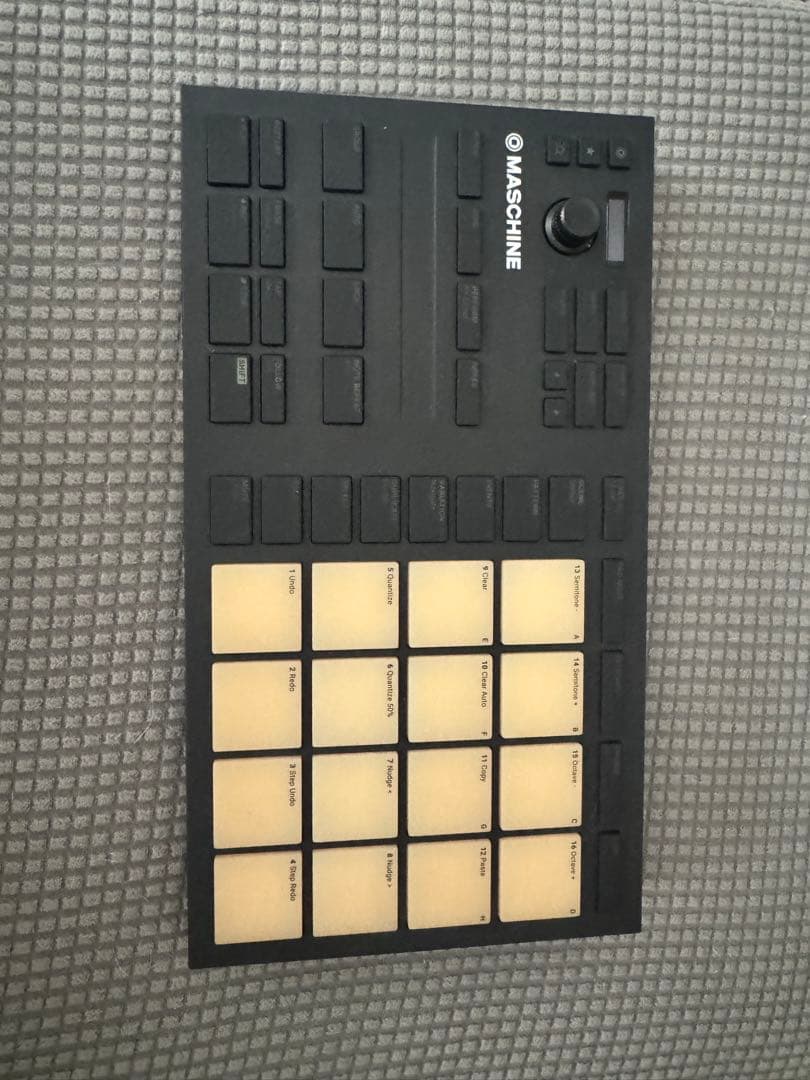 凛華さん専用MASCHINE Mikro MK3