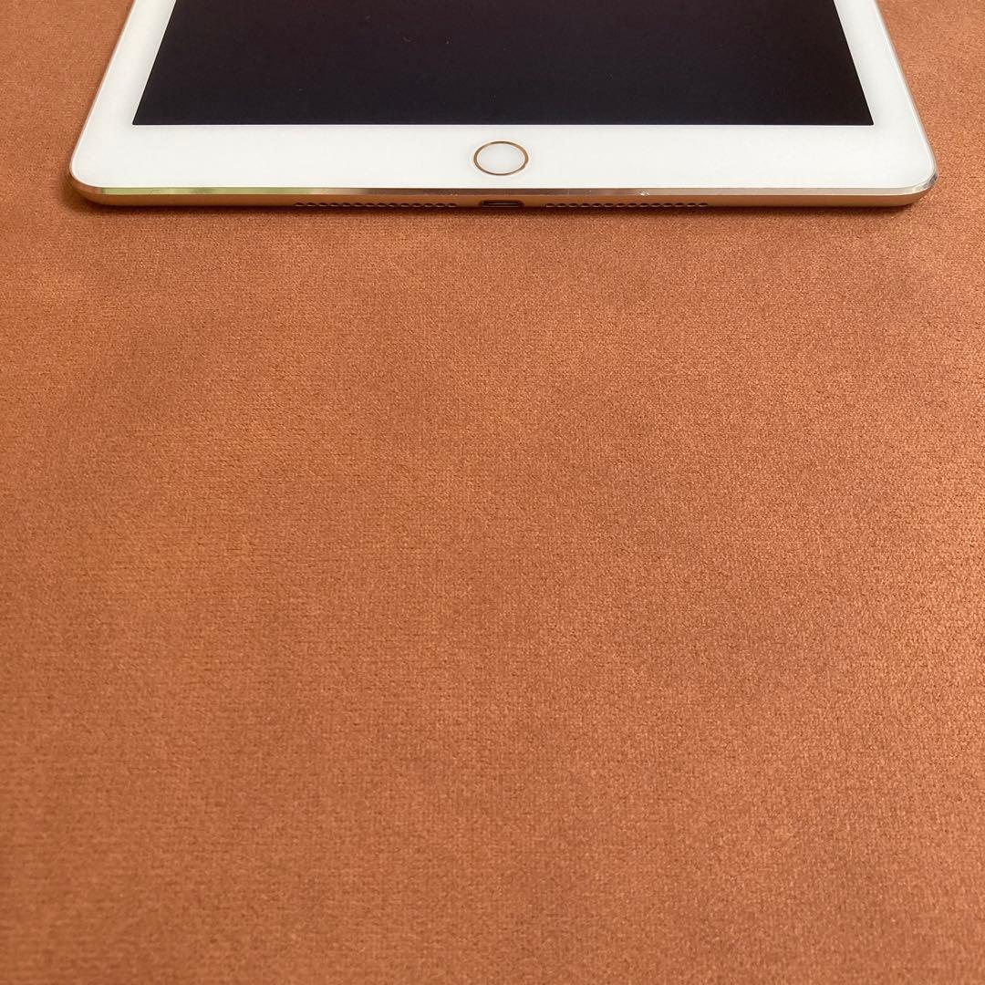 750 比較的美品 iPad Air2 第2世代 32GB ドコモ