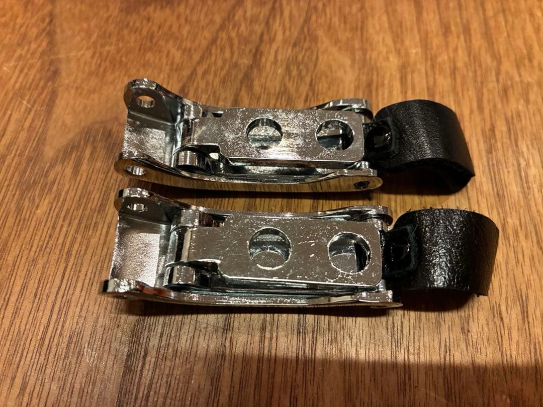 【純正品】DATSUN 510ブルーバード リアウィンドウ用ハンドル