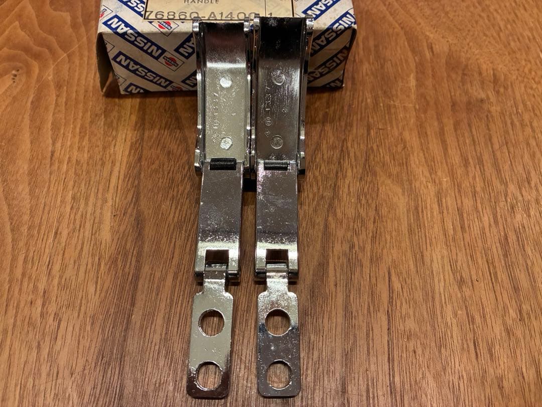 【純正品】DATSUN 510ブルーバード リアウィンドウ用ハンドル