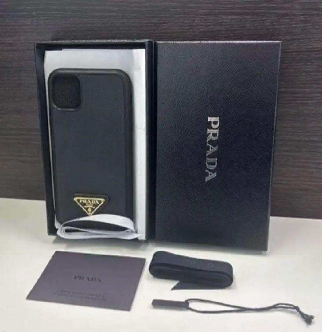 PRADA iPhone 11 ケース ブラック　プラダ　中古美品