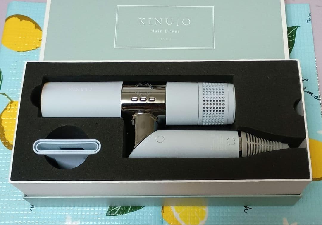 KINUJO キヌージョ ヘアドライヤー 美品 限定色 ペールブルー 絹女