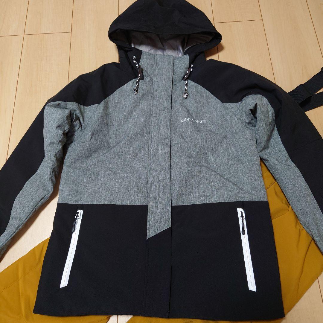 【極美品】ONYONE/オンヨネ　スキーウェア上下セット　スノーボードウェア