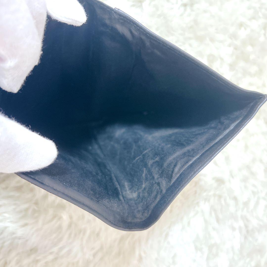 CHANEL ココマーク　ロゴエンボス レザー　長財布　がま口　ゴールド　黒