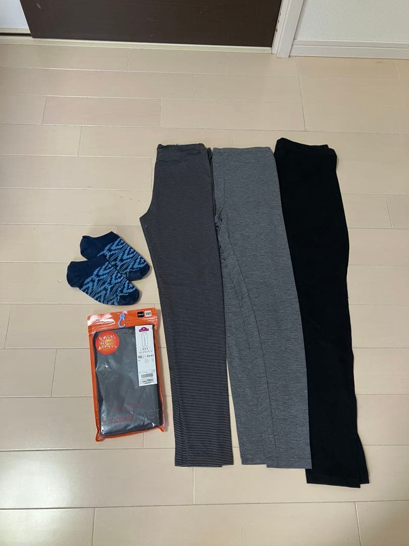 まとめ売り 男の子 　冬　ヒートテック　パーカー　トレーナー　パンツ 140cm