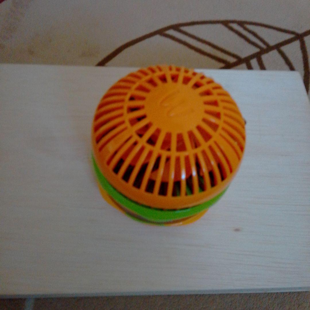 卓上扇風機 オレンジと緑のコンビネーション