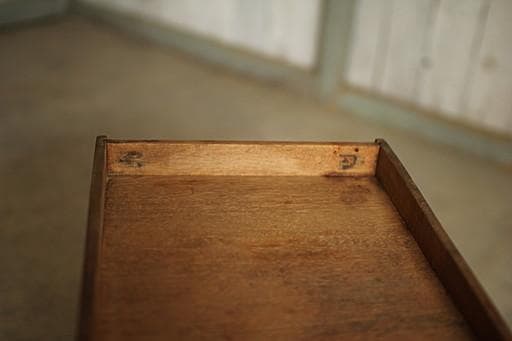 古く味のある楢材の小引き出し4段