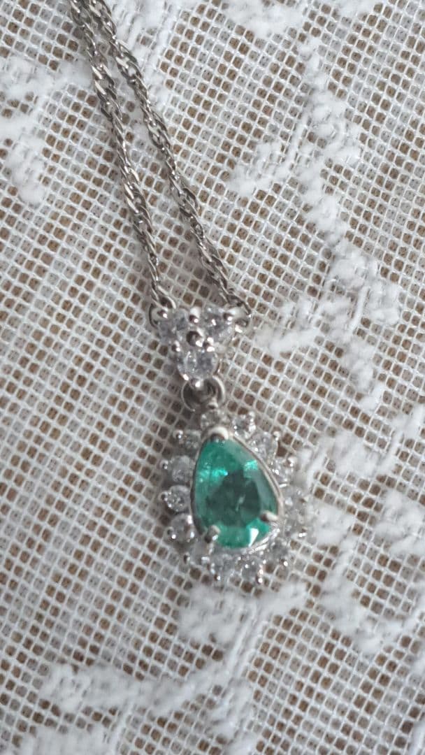 Ptエメラルドダイヤプチネックレス