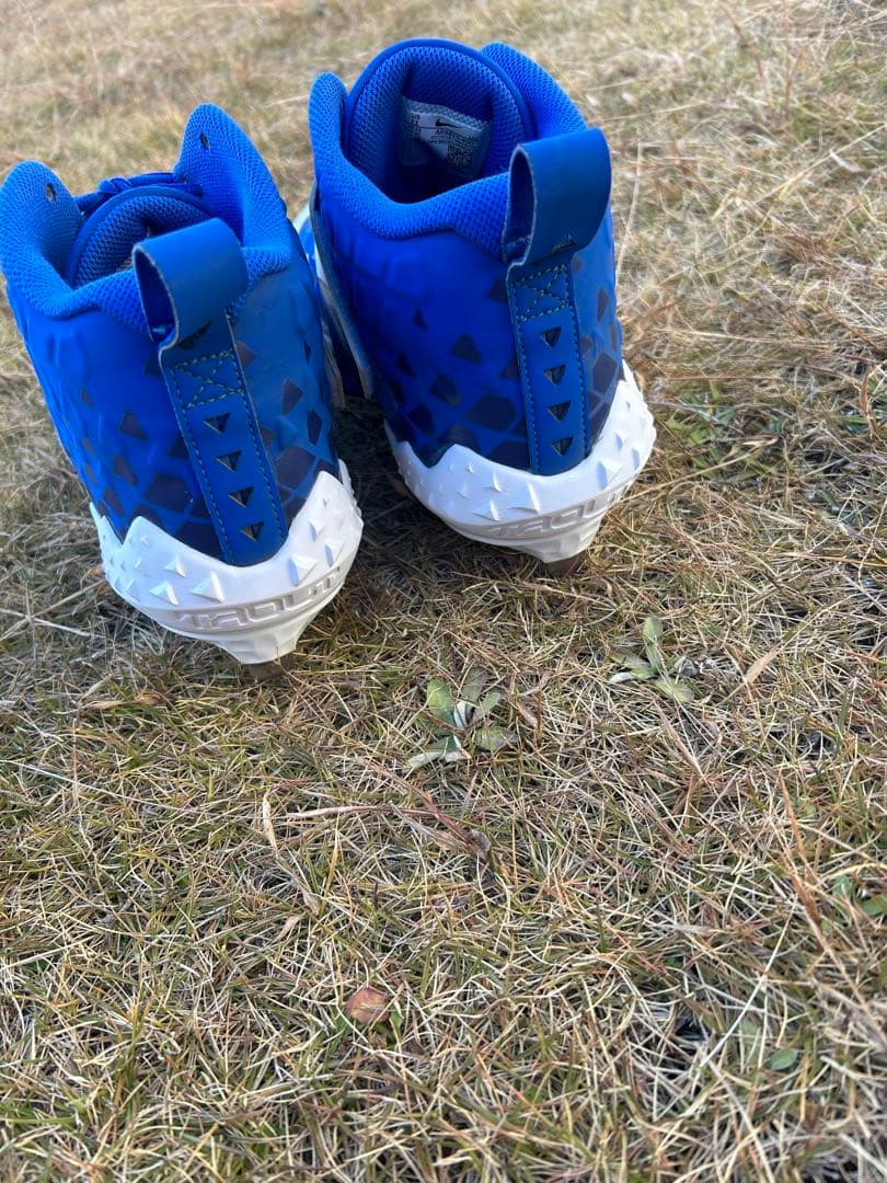 nike 野球　スパイク　トラウトモデル