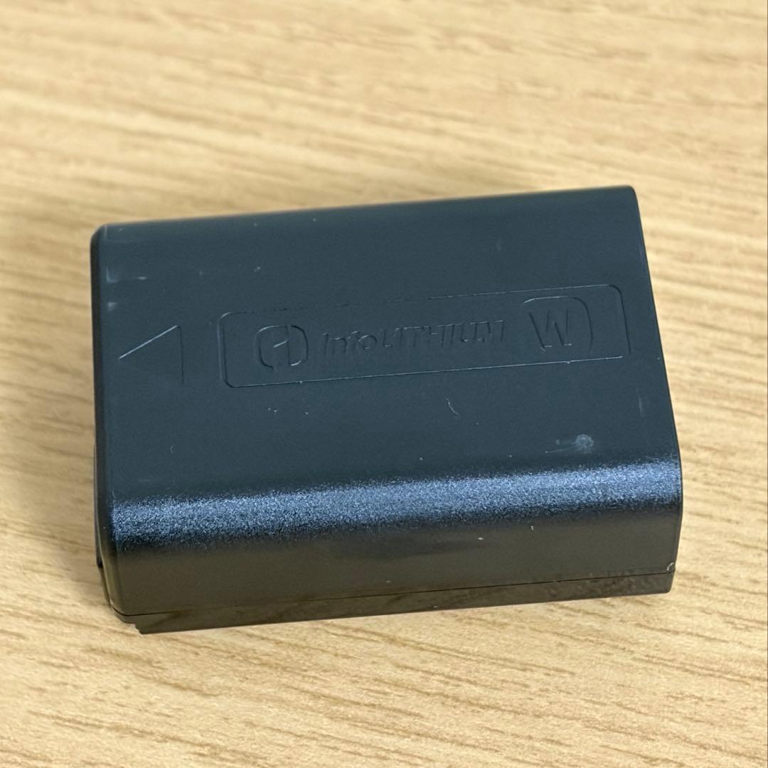 【値下げ】SONY α6400 ダブルキットレンズ　収納ケース付き