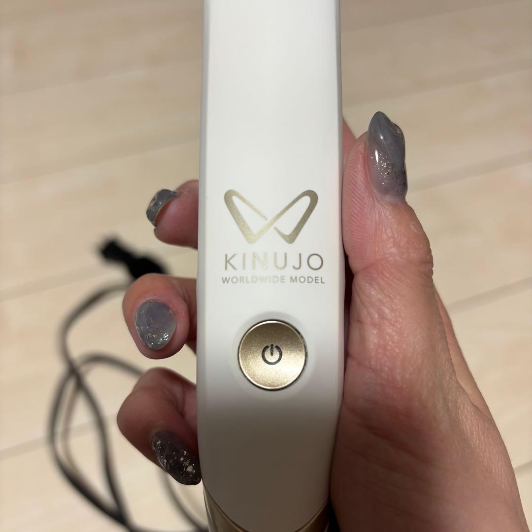 KINUJO 絹女 ストレートヘアアイロン ホワイト