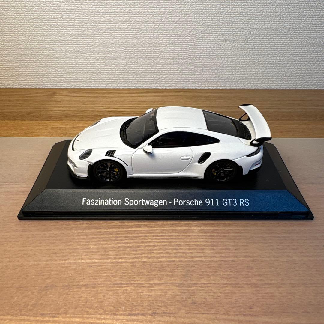 porsche ポルシェ　911 GT3 RS 1/43 ミニカー　ホワイト
