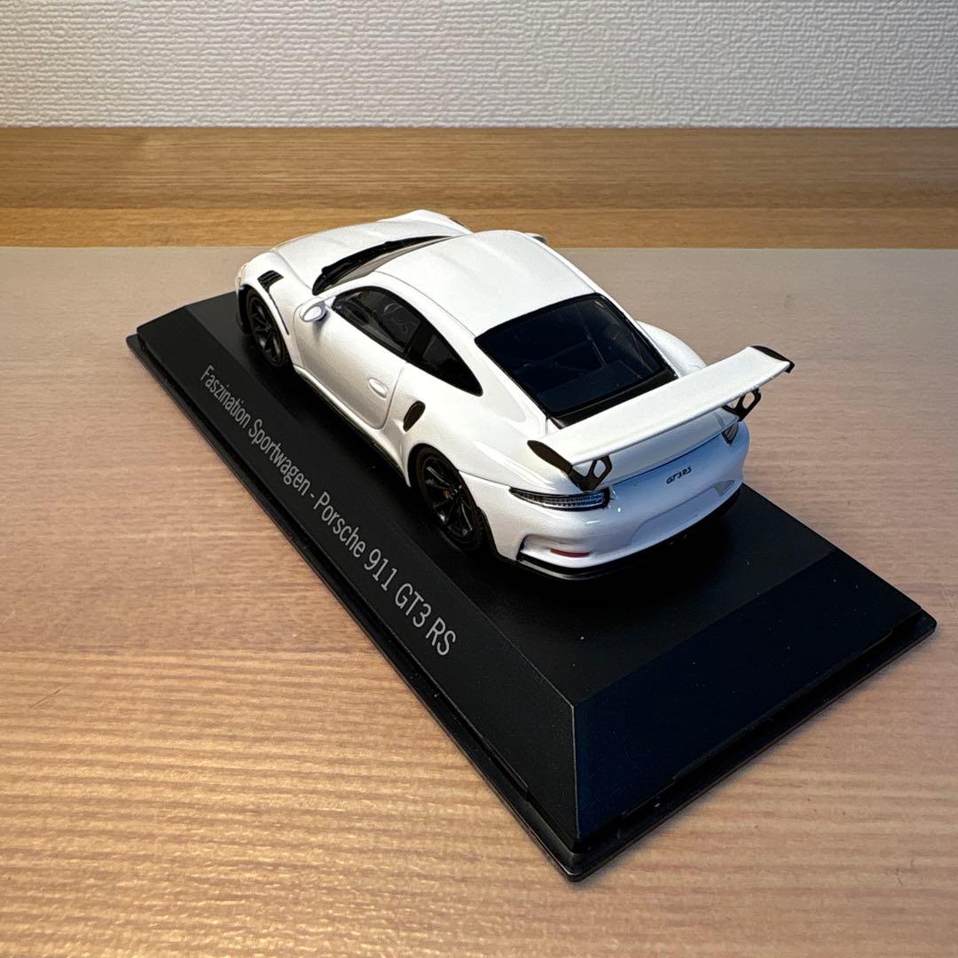 porsche ポルシェ　911 GT3 RS 1/43 ミニカー　ホワイト