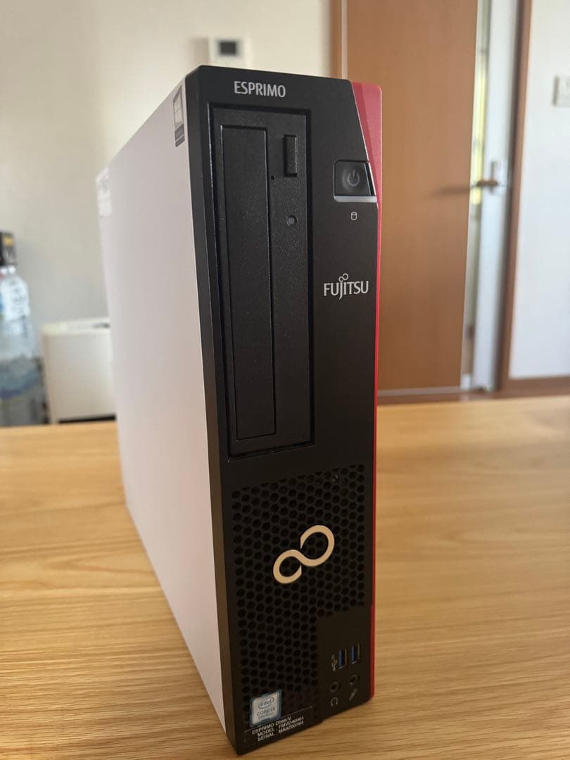 Fujitsu ESPRIMO D588/V デスクトップPC